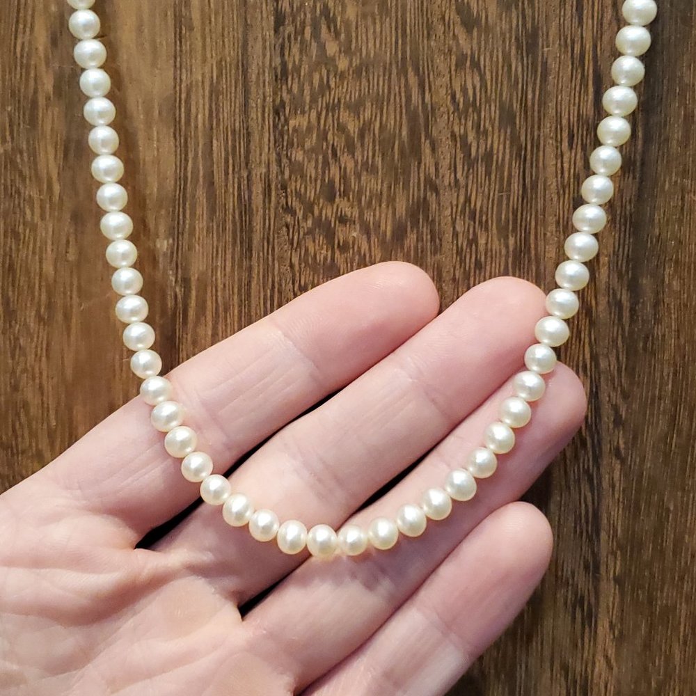 18 Inch 925 Sterling Silver Genuine Pearls Tarnished Clasp Necklace